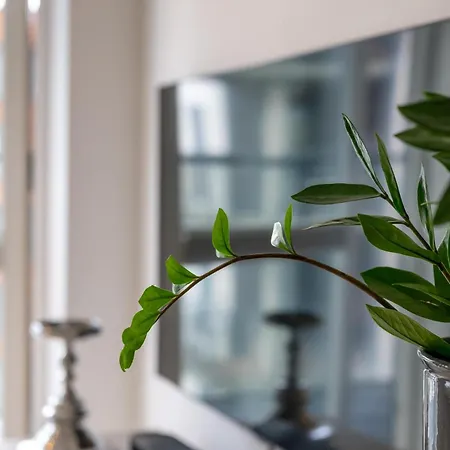 Leilighet Roomsly - Flat With Private Balcony *