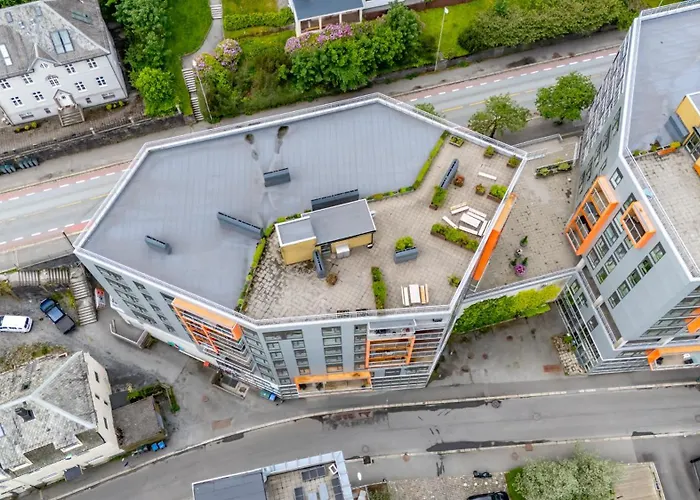 Roomsly - Flat With Private Balcony Bergen