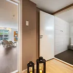 Roomsly - Flat With Private Balcony Apartament *