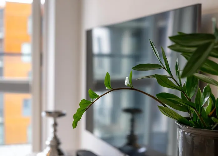 Apartment Roomsly - Flat With Private Balcony *