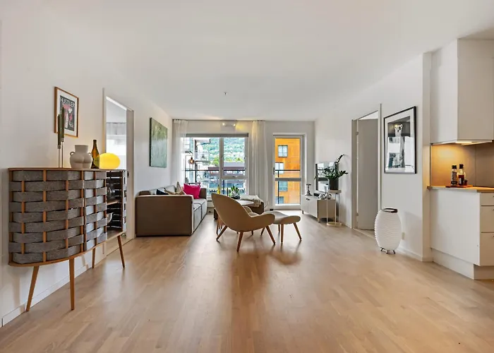 Roomsly - Flat With Private Balcony דירה ברגן