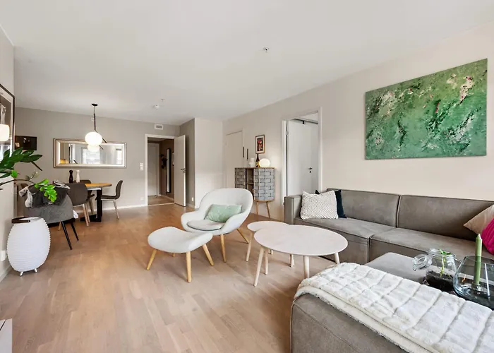 Apartment Roomsly - Flat With Private Balcony *